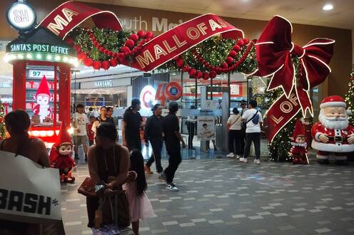 W Manili zaskakują nie tylko wyniki. Wygląda na to, że zbliża się już Boże Narodzenie!