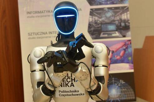 PoliWall-e gościł na meczu PlusLigi. A może kiedyś zagrają u nas roboty?